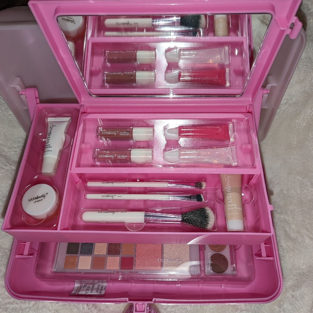 Ulta beauty Caboodles Edition pink 39 piece makeup set